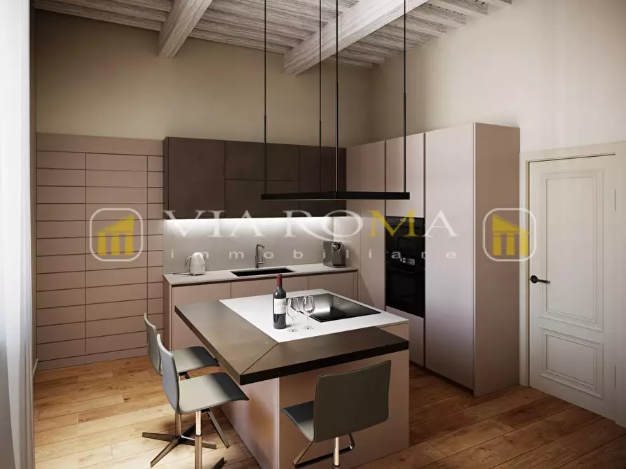 Immagine 4 di Appartamento in vendita  a Lucca