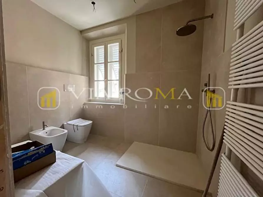 Immagine 20 di Appartamento in vendita  a Lucca