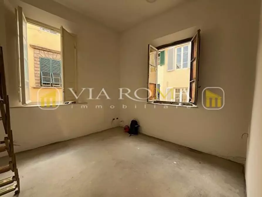 Immagine 9 di Appartamento in vendita  a Lucca