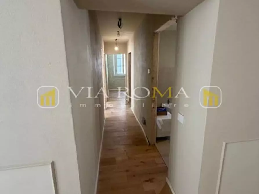 Immagine 14 di Appartamento in vendita  a Lucca