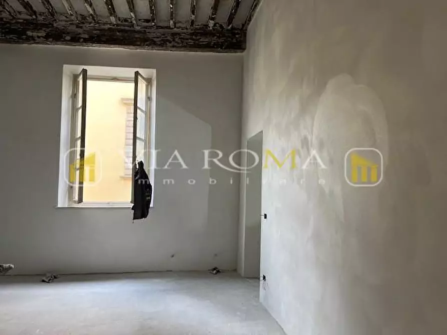Immagine 16 di Appartamento in vendita  a Lucca