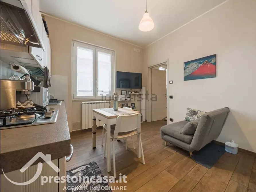 Immagine 3 di Appartamento in vendita  a Viareggio