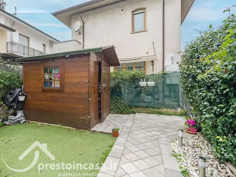 Immagine 8 di Appartamento in vendita  a Viareggio