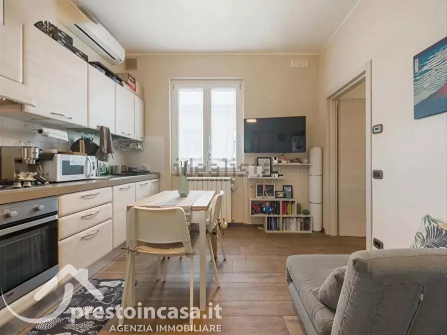 Immagine 4 di Appartamento in vendita  a Viareggio