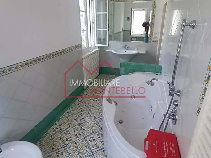 Immagine 25 di Casa bifamiliare in vendita  a Viareggio