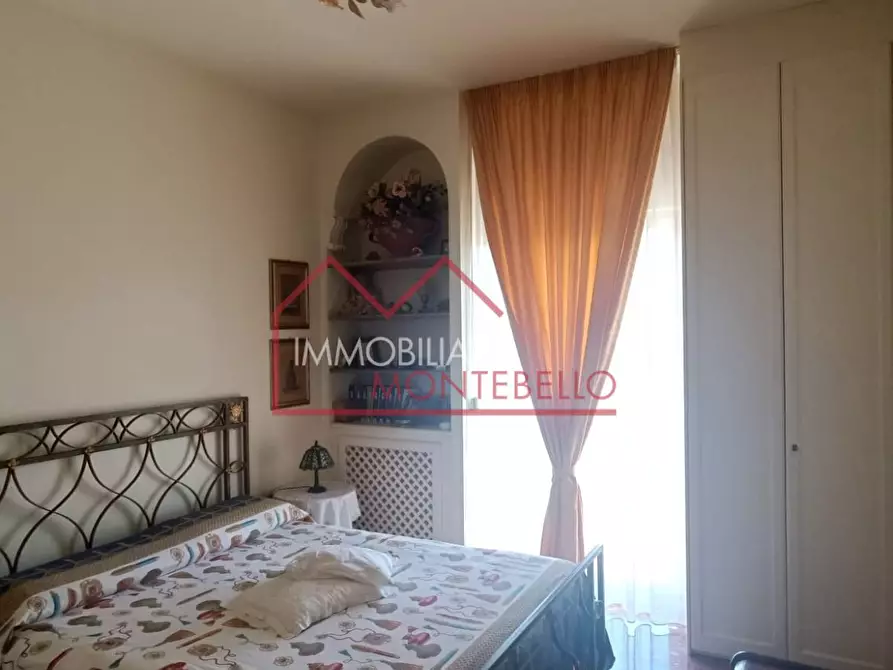 Immagine 2 di Casa bifamiliare in vendita  a Viareggio