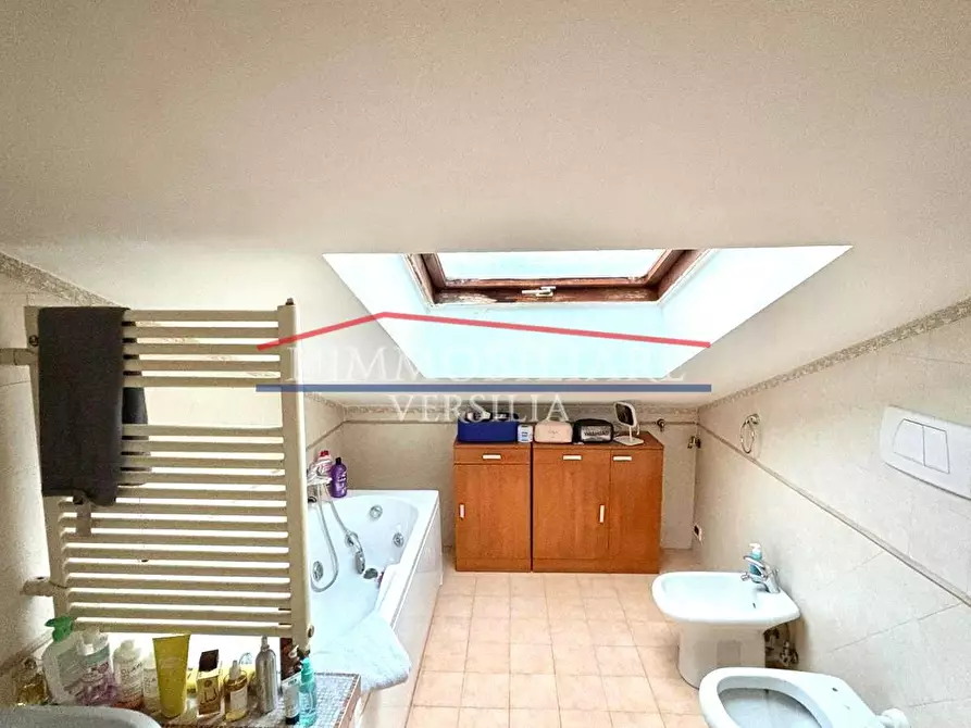 Immagine 10 di Appartamento in vendita  a Massa