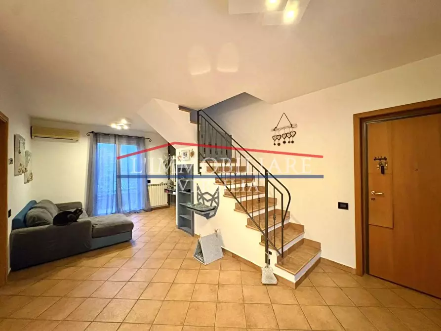 Immagine 4 di Appartamento in vendita  a Massa