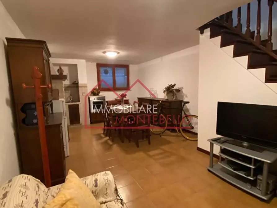 Immagine 2 di Villetta a schiera in vendita  a Viareggio