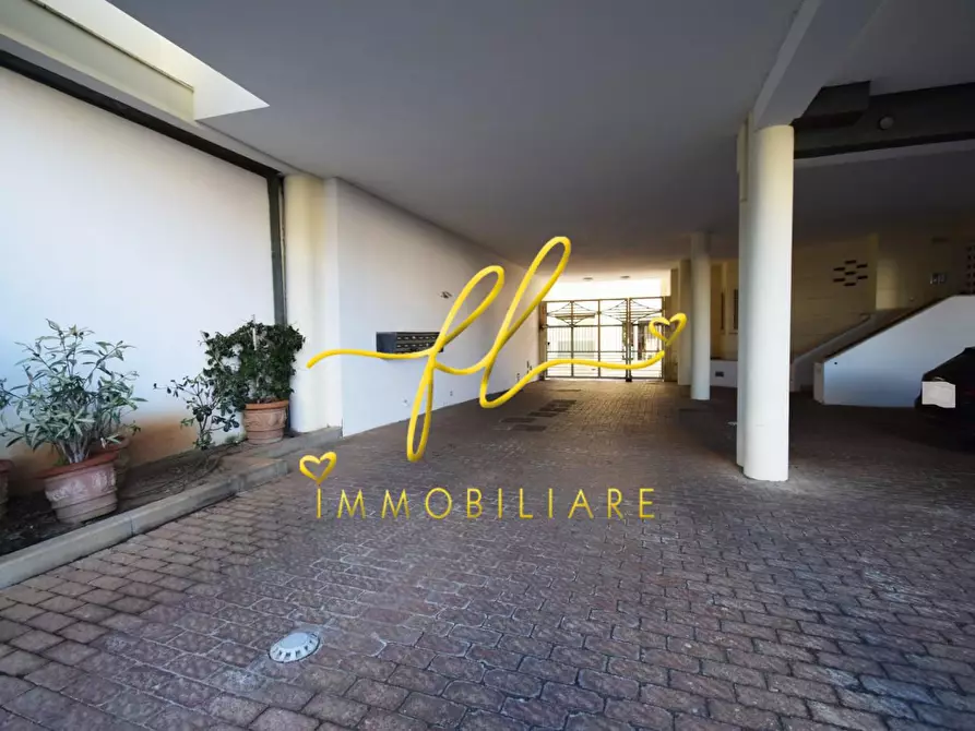 Immagine 48 di Appartamento in vendita  a Livorno