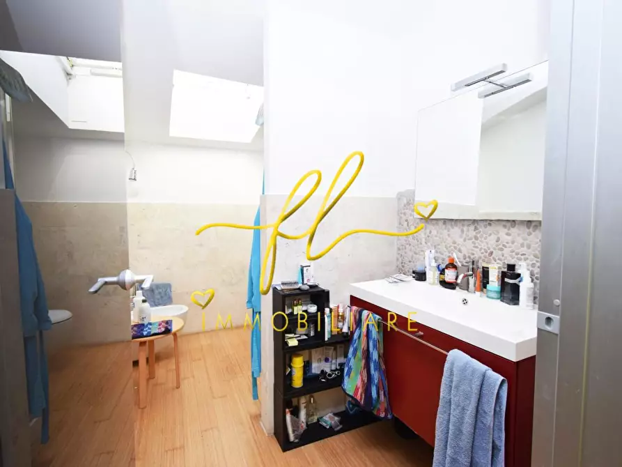 Immagine 41 di Appartamento in vendita  a Livorno