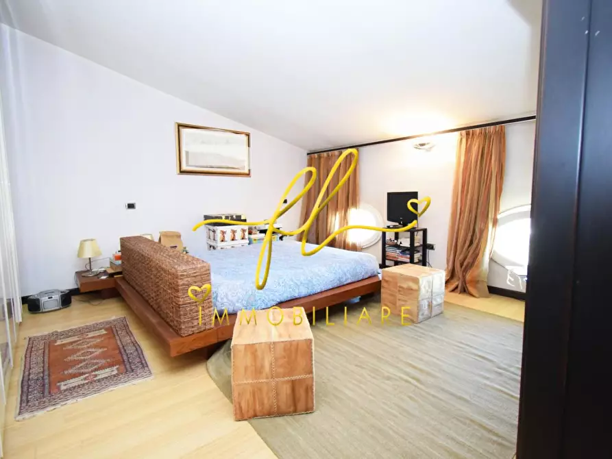 Immagine 29 di Appartamento in vendita  a Livorno