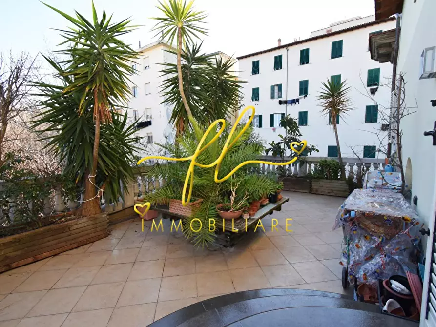 Immagine 50 di Appartamento in vendita  a Livorno