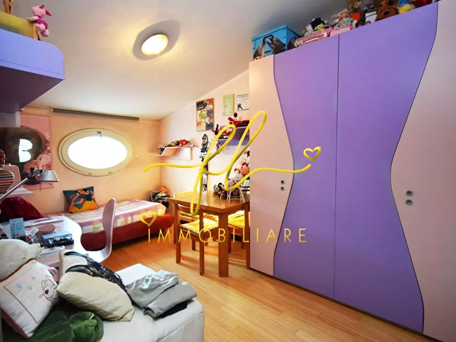 Immagine 31 di Appartamento in vendita  a Livorno