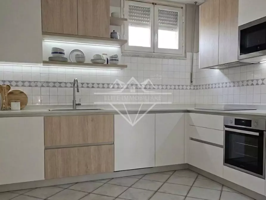 Immagine 3 di Appartamento in vendita  a Carrara