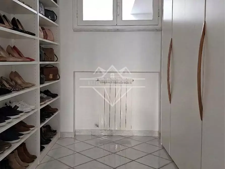 Immagine 5 di Appartamento in vendita  a Carrara