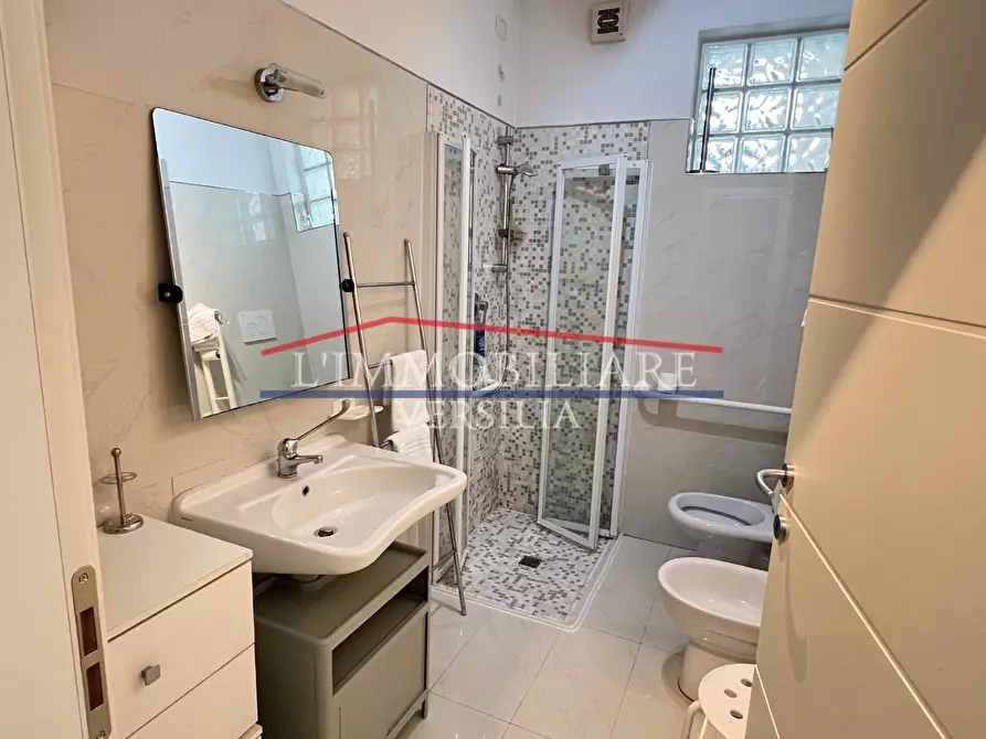 Immagine 18 di Appartamento in vendita  a Massa