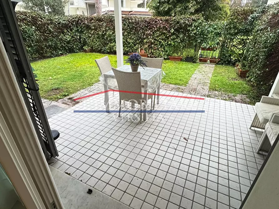 Immagine 7 di Appartamento in vendita  a Massa