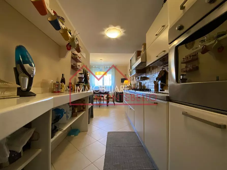 Immagine 14 di Appartamento in vendita  a Viareggio