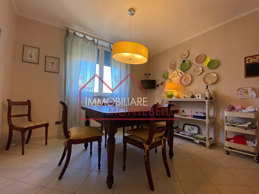 Immagine 10 di Appartamento in vendita  a Viareggio