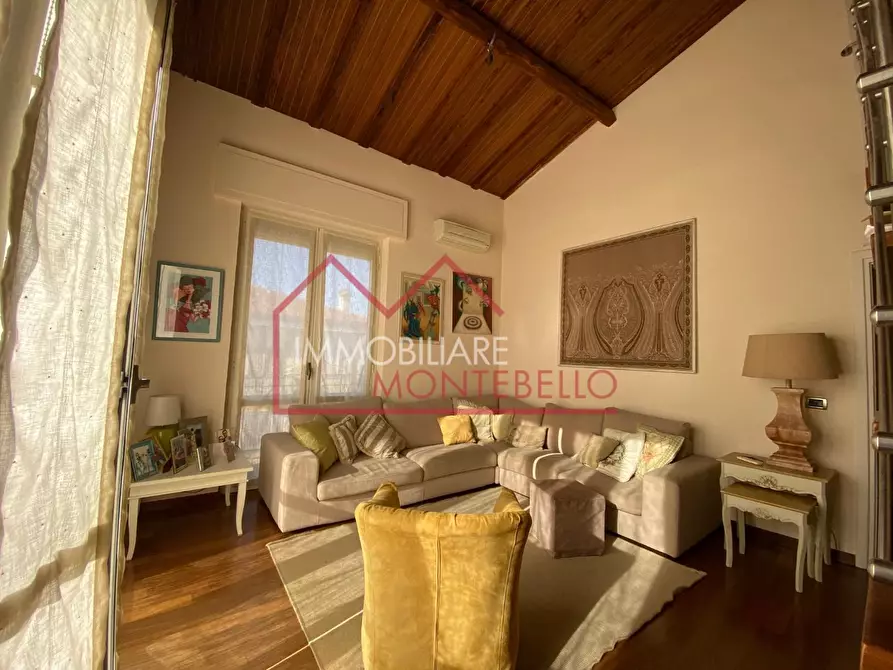 Immagine 2 di Appartamento in vendita  a Viareggio