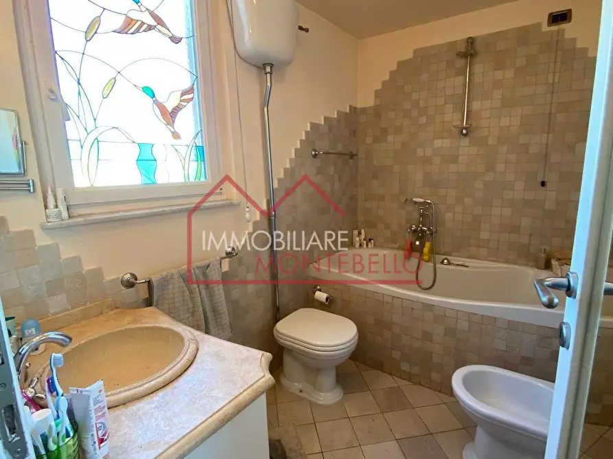 Immagine 15 di Appartamento in vendita  a Viareggio