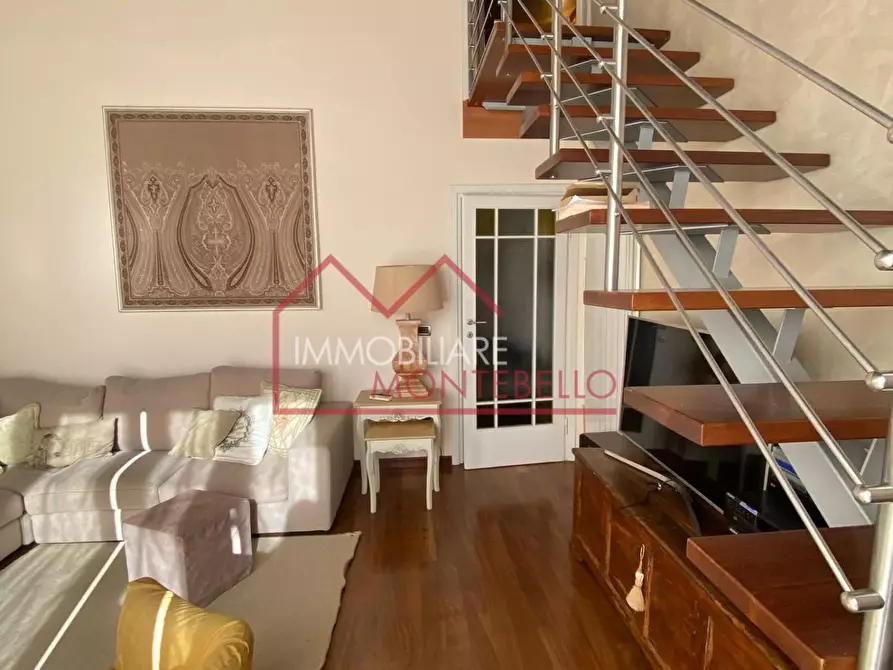 Immagine 11 di Appartamento in vendita  a Viareggio