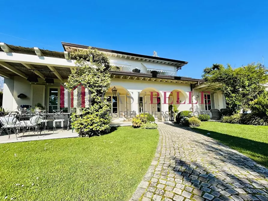 Immagine 54 di Villa in vendita  a Forte Dei Marmi