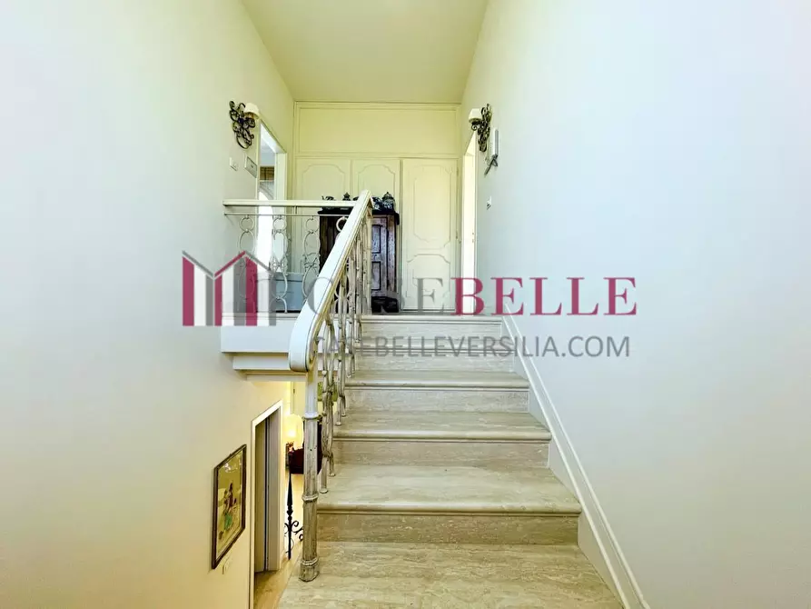 Immagine 21 di Villa in vendita  a Forte Dei Marmi