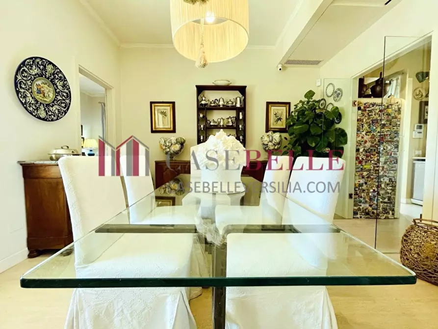 Immagine 10 di Villa in vendita  a Forte Dei Marmi