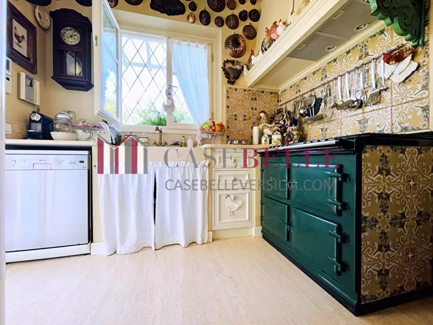 Immagine 12 di Villa in vendita  a Forte Dei Marmi