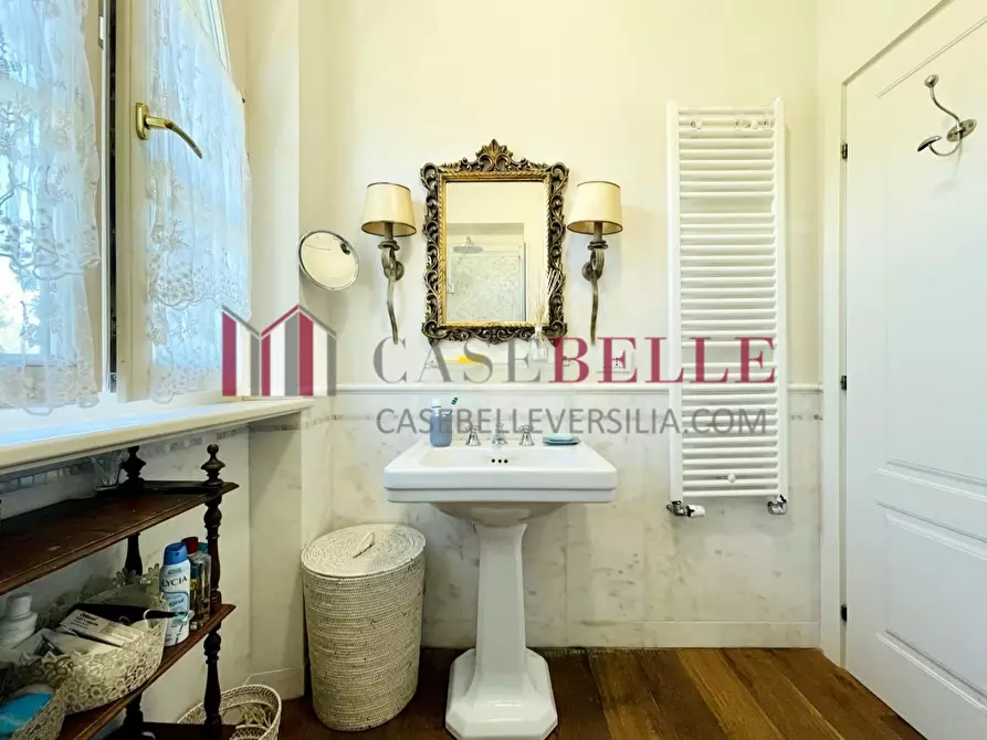 Immagine 25 di Villa in vendita  a Forte Dei Marmi