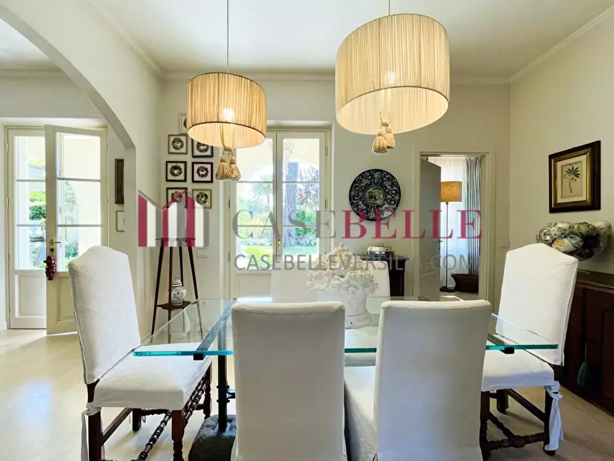 Immagine 14 di Villa in vendita  a Forte Dei Marmi