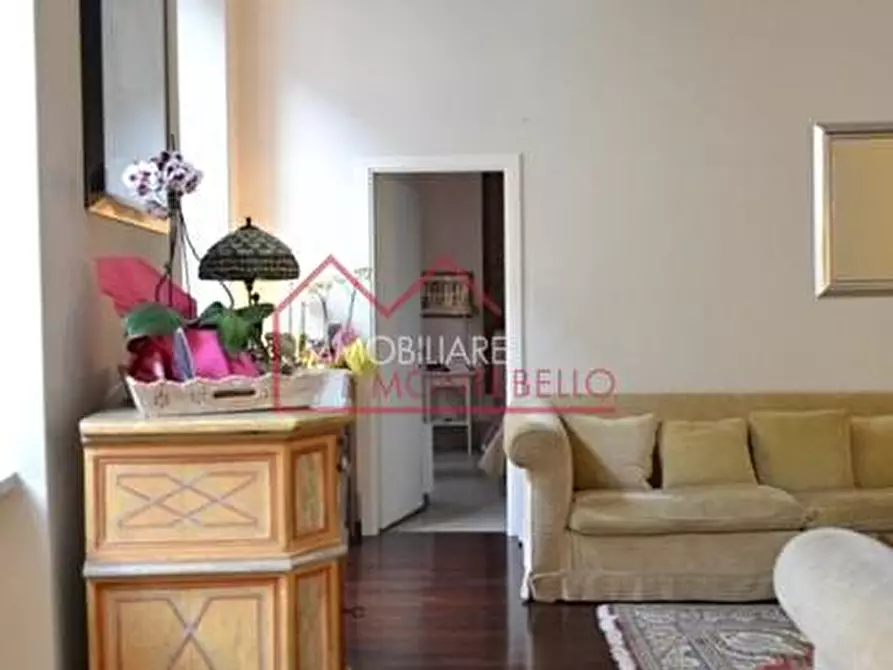 Immagine 9 di Appartamento in vendita  a Camaiore