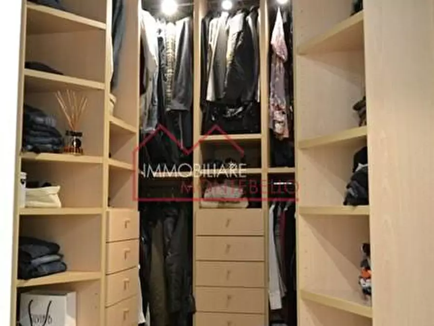 Immagine 4 di Appartamento in vendita  a Camaiore