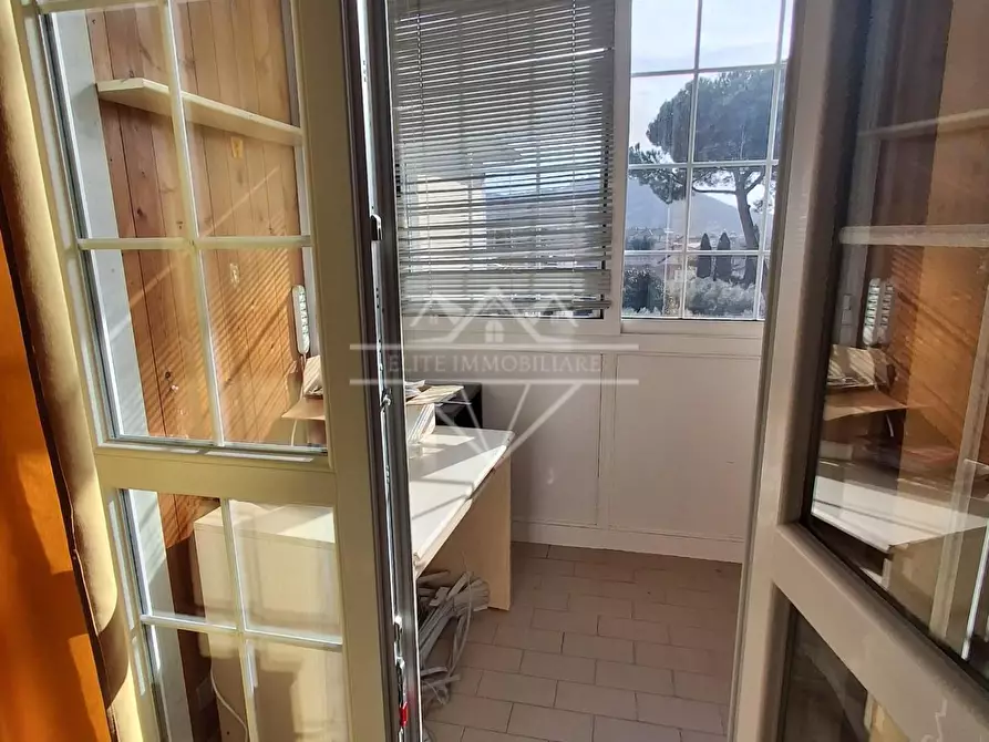 Immagine 11 di Appartamento in vendita  a Carrara