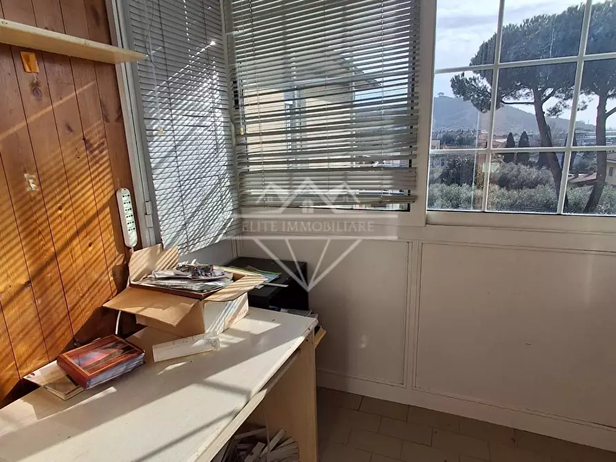 Immagine 12 di Appartamento in vendita  a Carrara