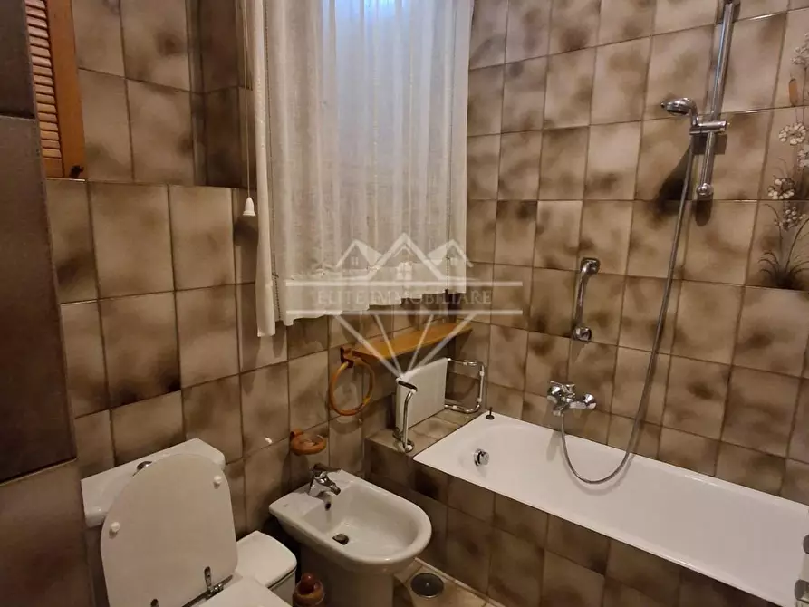 Immagine 16 di Appartamento in vendita  a Carrara