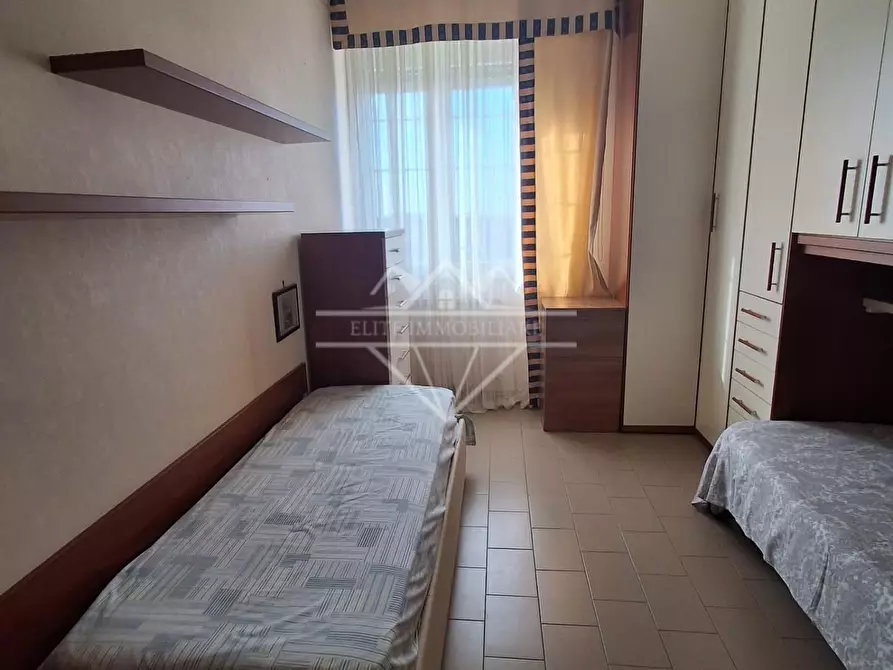 Immagine 13 di Appartamento in vendita  a Carrara