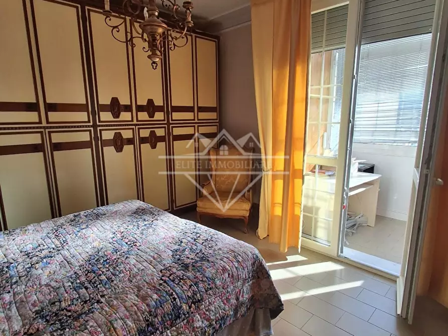 Immagine 9 di Appartamento in vendita  a Carrara