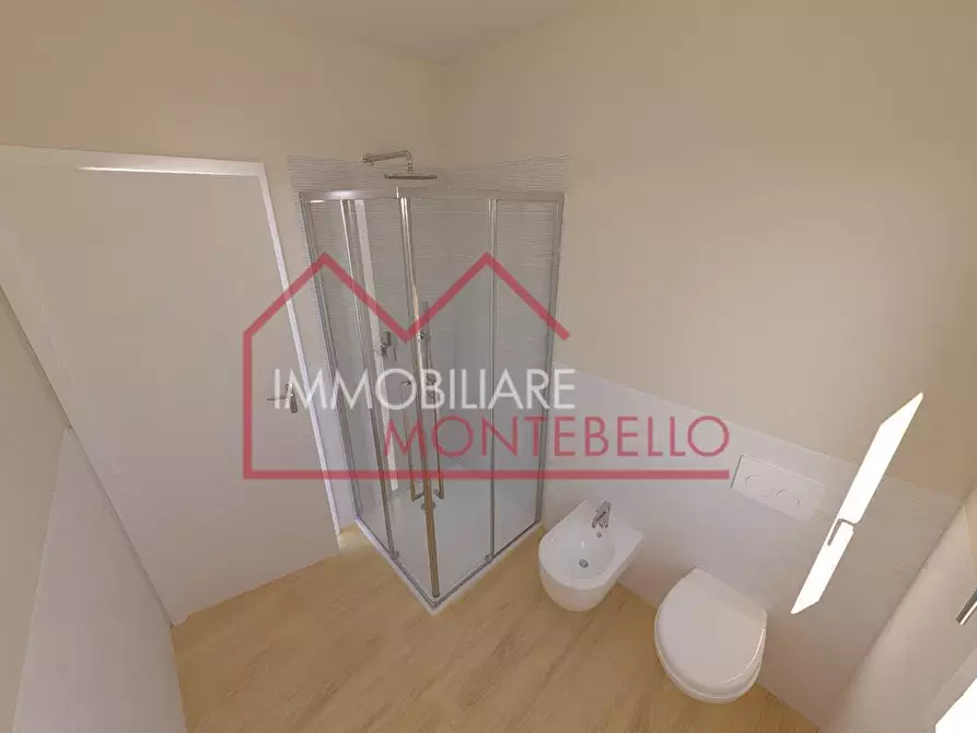 Immagine 20 di Casa quadrifamiliare in vendita  a Camaiore