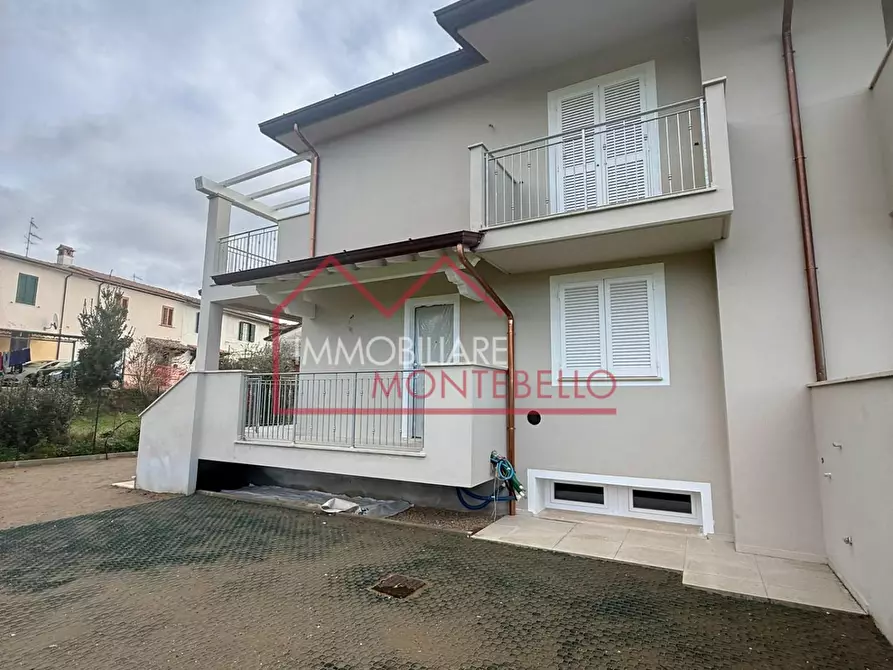 Immagine 7 di Casa quadrifamiliare in vendita  a Camaiore