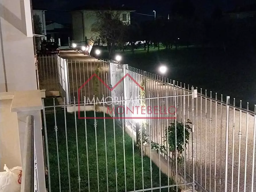 Immagine 19 di Casa quadrifamiliare in vendita  a Camaiore