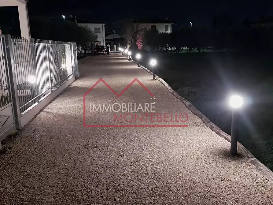 Immagine 36 di Casa quadrifamiliare in vendita  a Camaiore