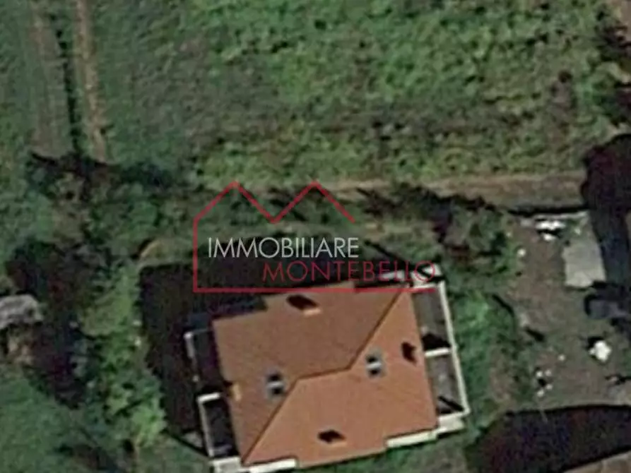 Immagine 29 di Casa quadrifamiliare in vendita  a Camaiore