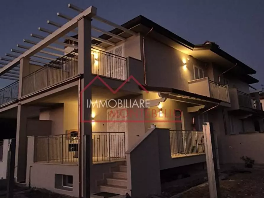 Immagine 38 di Casa quadrifamiliare in vendita  a Camaiore