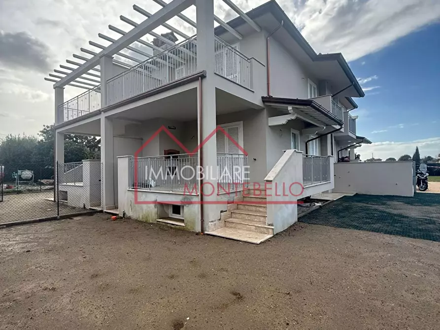 Immagine 6 di Casa quadrifamiliare in vendita  a Camaiore