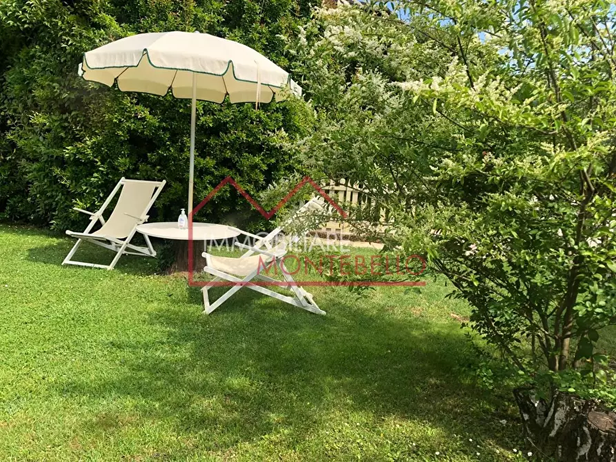 Immagine 37 di Rustico / casale in vendita  a Massarosa