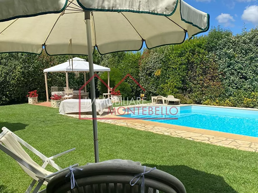 Immagine 40 di Rustico / casale in vendita  a Massarosa