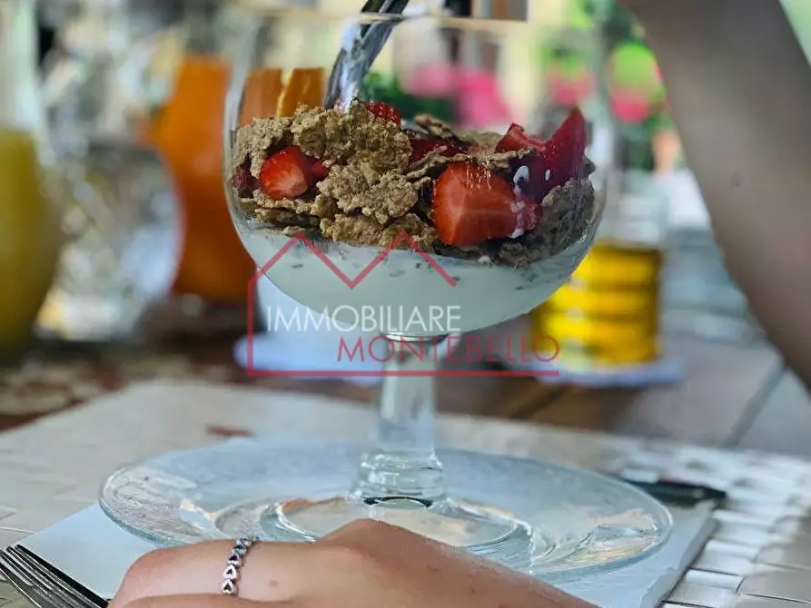 Immagine 38 di Rustico / casale in vendita  a Massarosa